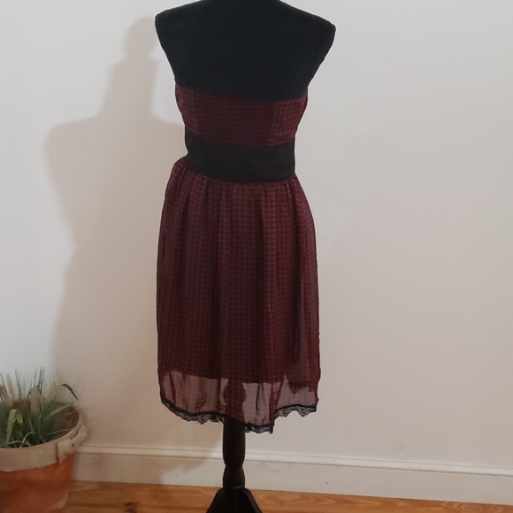 Red and black checkered dress - Picture 3 of 12